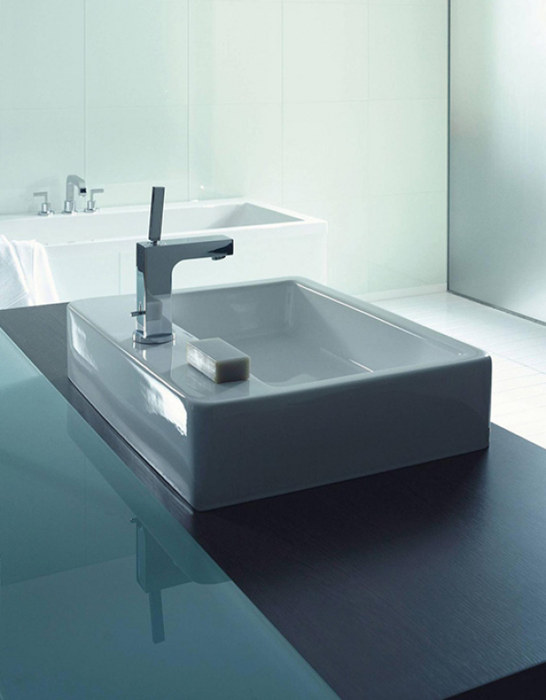 Nowoczesna łazienka: prostokątna umywalka nablatowa i bateria umywalkowa. Które rozwiązania będą najlepsze?